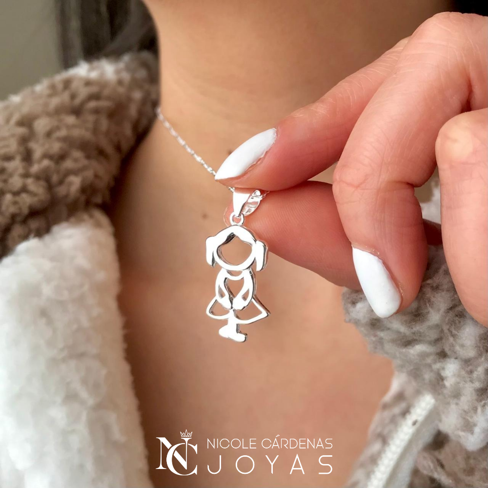 COLLAR SÍMBOLO NIÑA CALADO