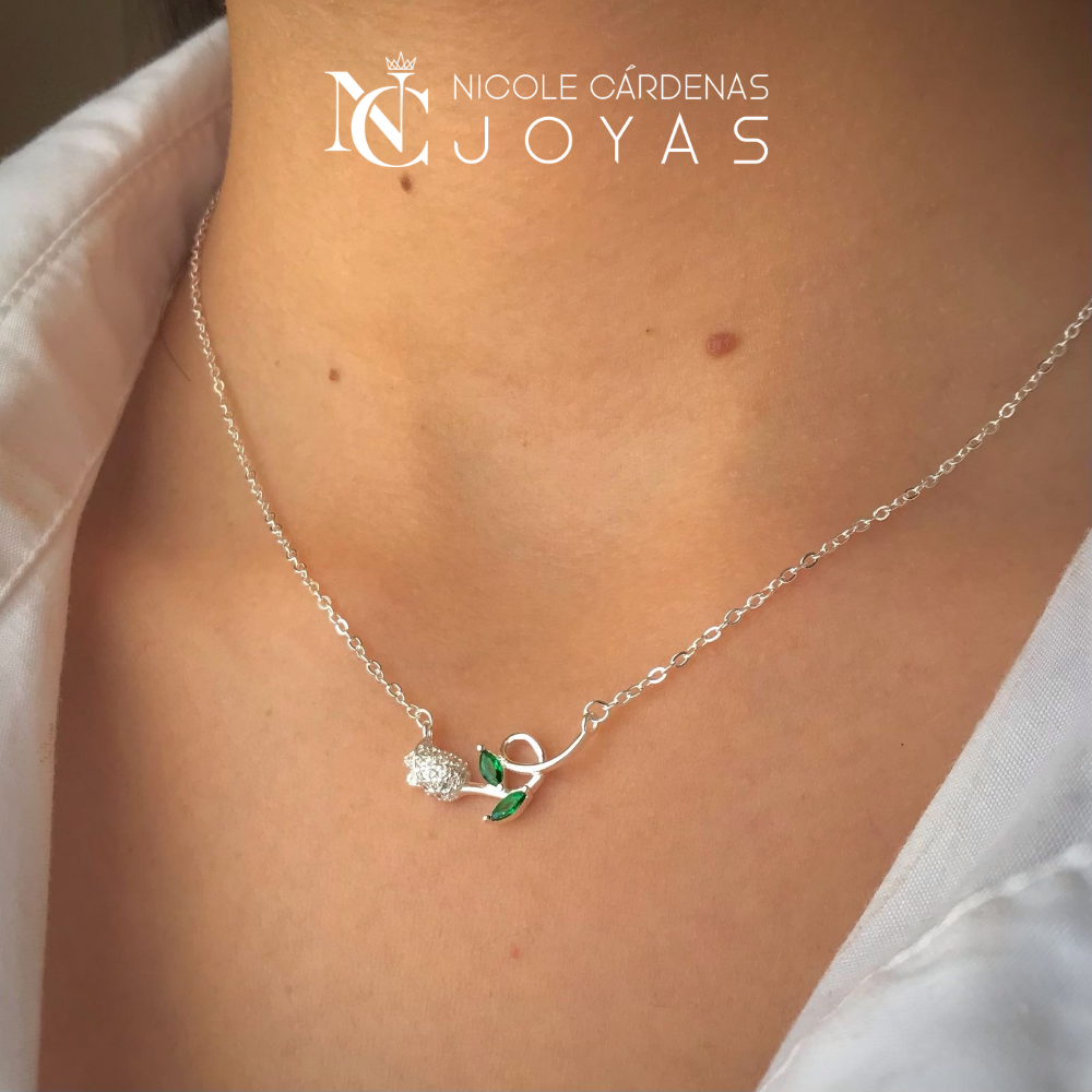 CONJUNTO FLOR TULIPAN CON CIRCONES ESMERALDA