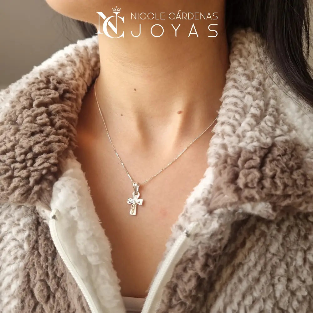 COLLAR CRUCIFIJO CON ORO