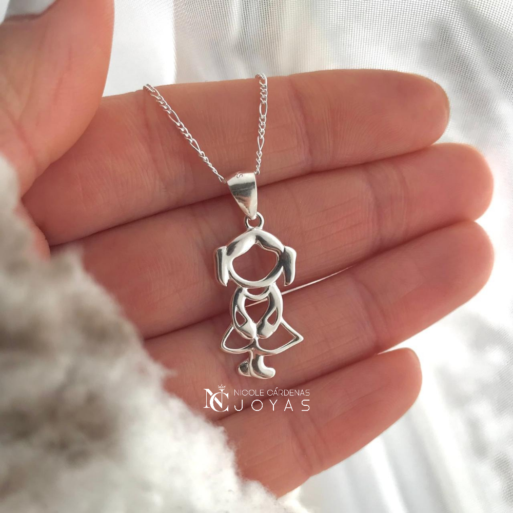COLLAR SÍMBOLO NIÑA CALADO