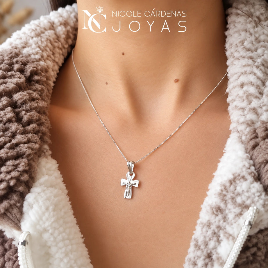 COLLAR CRUCIFIJO CON ORO
