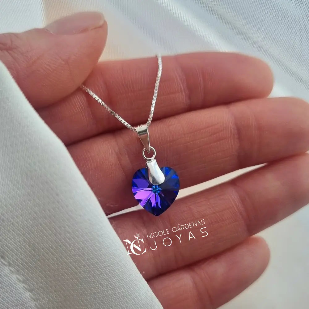 COLLAR CORAZÓN AZUL HECHO CON CRISTAL SWAROVSKI