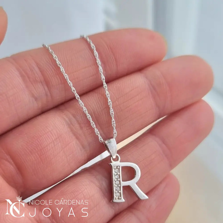 COLLAR LETRA R