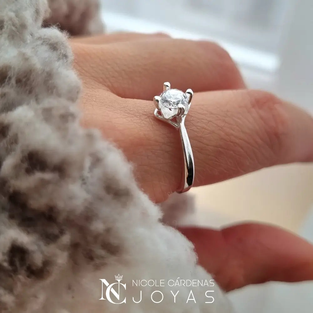 ANILLO CIRCÓN SOLITARIO 0,5 cm