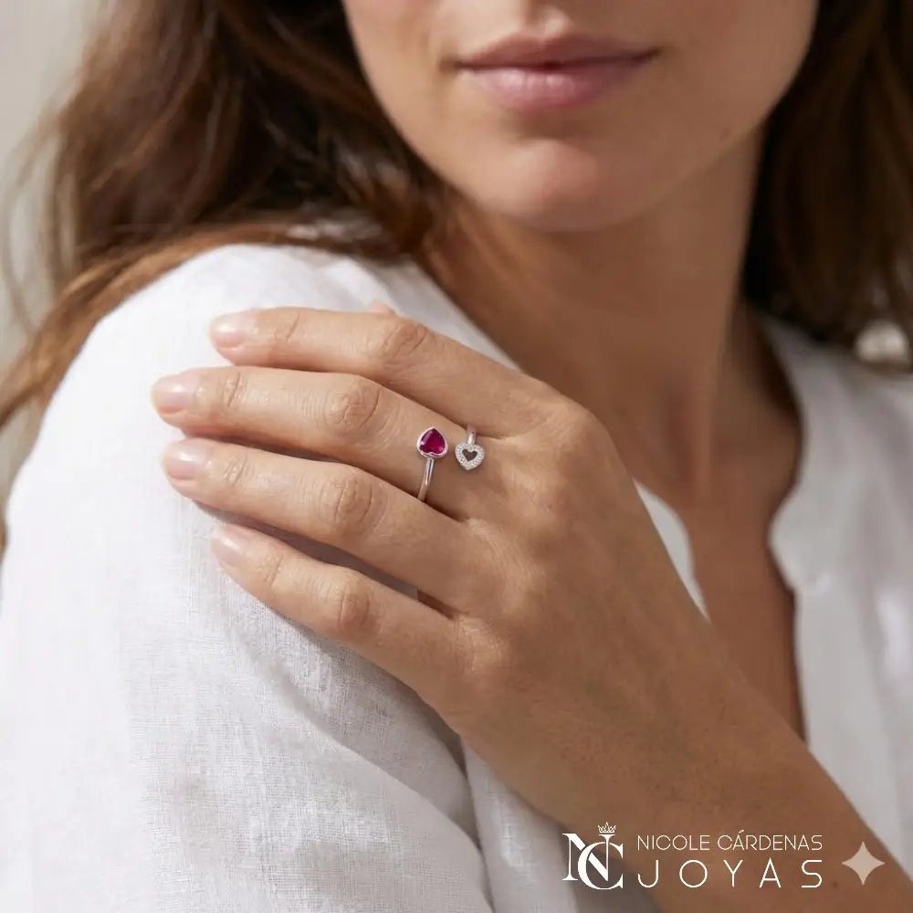 ANILLO AJUSTABLE CORAZÓN  RUBÍ Y CIRCONES